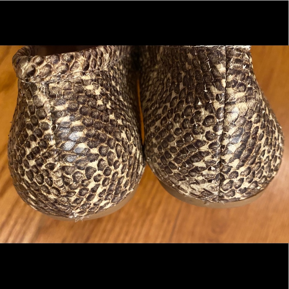 Euc Stuart Weitzman Snakeskin Loafers, Brown - image 4